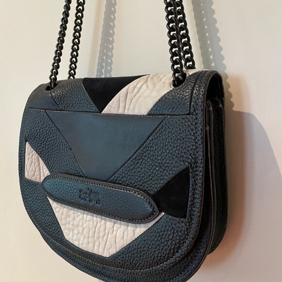 COACH BLACK AND WHITE LEATHER BAG with CHAIN STRAP - Picture 4 of 6